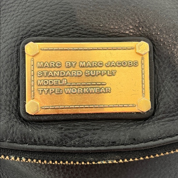 Marc by Marc Jacobs Natasha Black Leather Crossbody Bag - Picture 11 of 17